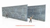 R7387 Hornby Skaledale Mid Stepped Arched Retaining Walls x2 (Engineers Blue Brick)